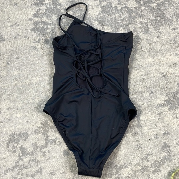 New La Blanca Island Goddess Lace Up Back One Shoulder One Piece Swimsuit Black - Picture 5 of 11